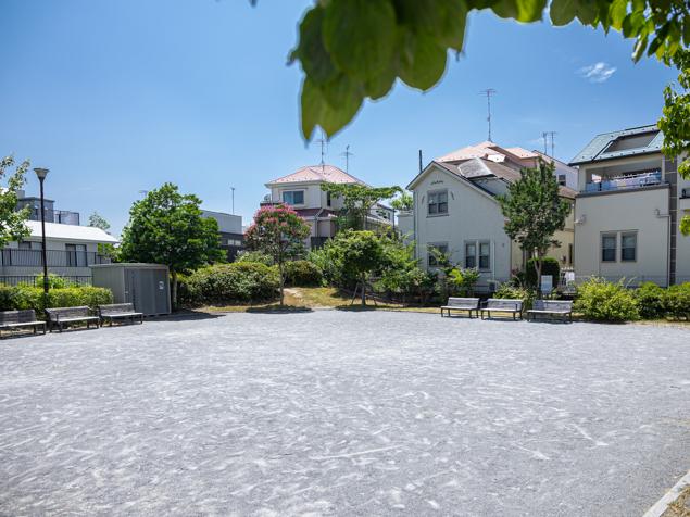 菅田廻三戸公園　西側広場全景