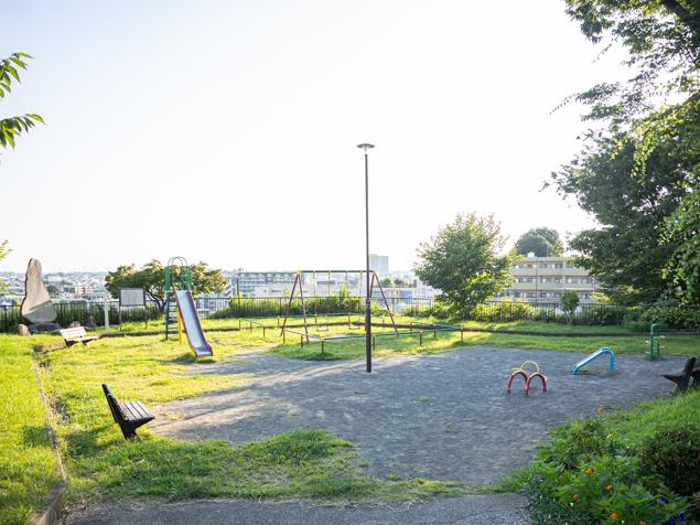 高島山公園　西側広場