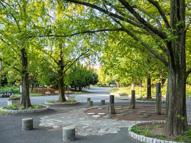 反町公園　緑地広場