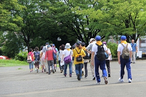 Chia thành 5 nhóm và khởi hành từ Công viên Sorimachi