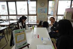 湯浅さん、内藤館長との写真