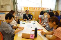 すごろくワークでお話しする様子の写真