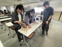 資料調査の様子