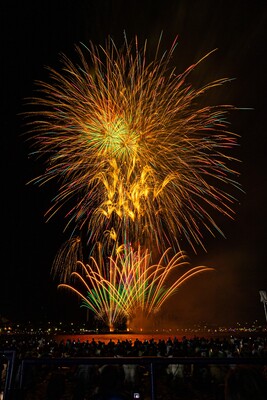 Los 49 Kanazawa los fuegos artificiales Festivos el premio de pirotecnia de concurso de fotografía festivo