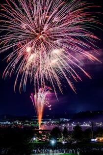 Los 49 Kanazawa los fuegos artificiales Festivos el premio de concurso de fotografía festivo para la excelencia