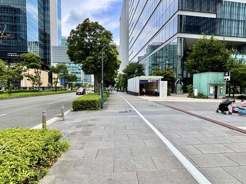 新高島駅前（２番出口）