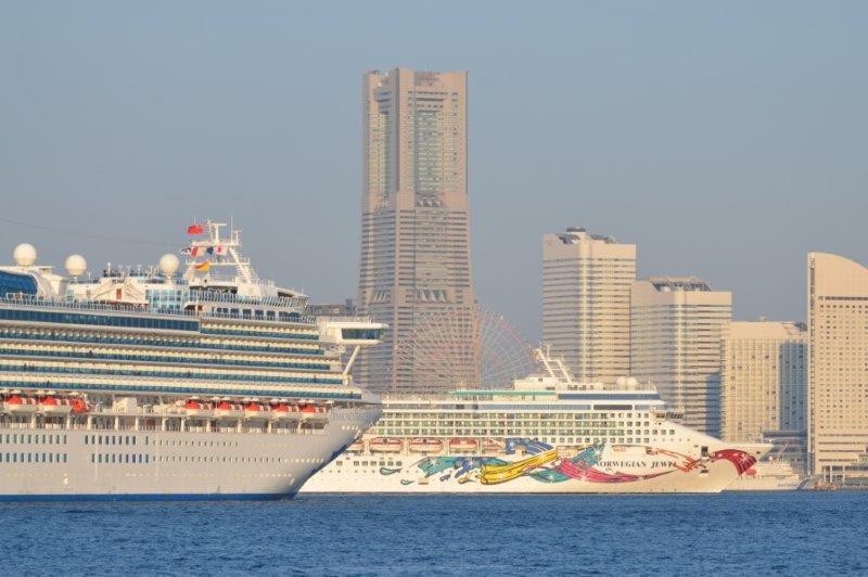 大さん橋同時入港