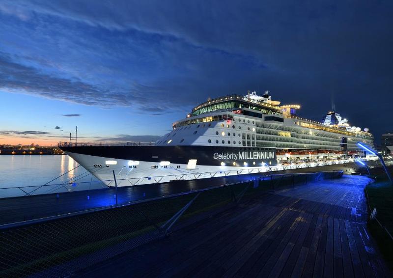 At Osanbashi in the early morning