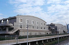 横浜ラポール外観