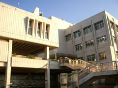 緑公会堂外観