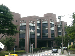横浜市中央図書館外観