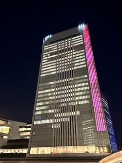 市庁舎ライトアップ（赤）