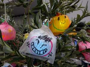 大切な人の笑顔が書かれたひかりの実