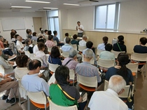 満員の会場