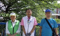 区長、連合町内会長、連合副会長の集合写真