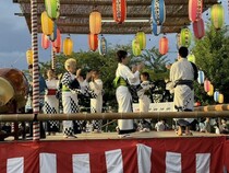 盆踊りの様子