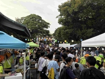 地元の皆さまでにぎわう境内の様子