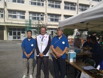 岩根実行委員長（南桜町内会会長）、栗原区長、清水笹下連合副会長（広地町内会長）