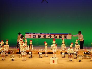 野庭聖佳幼稚園のマーチングバンドの写真