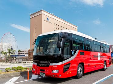 リムジン型バスの写真