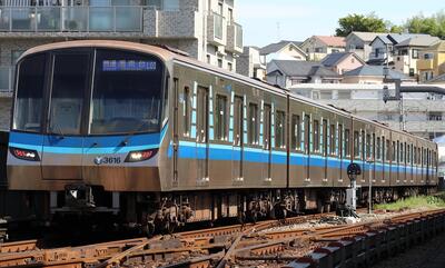 ３０００Ｖ形車両