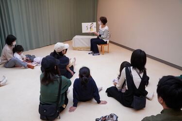 春のとくべつおはなし会の様子