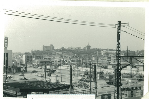 東神奈川駅前の画像