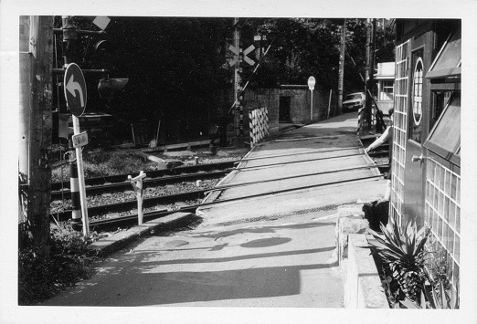 Image of Toukyu Toyoko Line Hakuraku Railroad Crossing 2