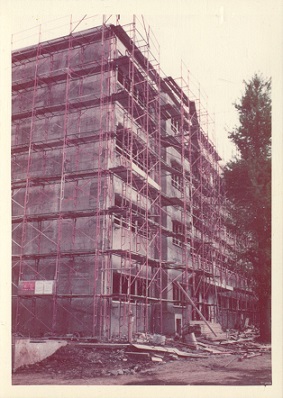 白幡小学校３　建築中の様子の画像