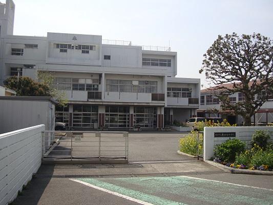 栗田谷中學校捨正門