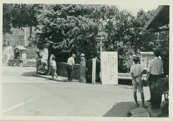 滝の川にかかるガーデン橋１