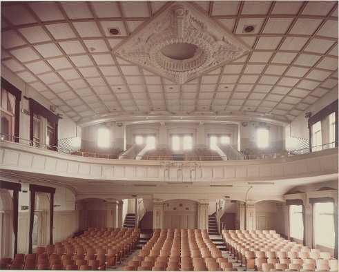 神奈川会館　講堂　舞台よりの画像