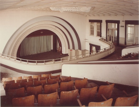 神奈川会館　講堂　客席よりの画像