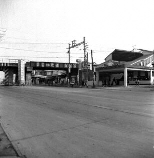 東急東横線　反町駅の高架橋の画像