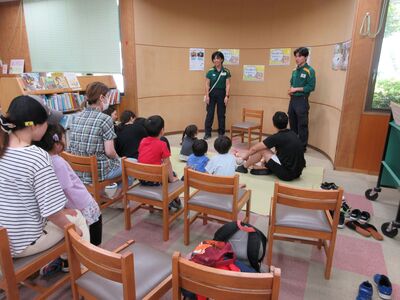 令和6年度絵本の動物に会いに行こうキリンおはなし会写真2