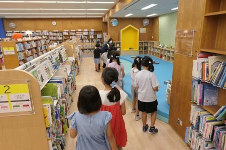 令和８年度一日図書館員低学年写真