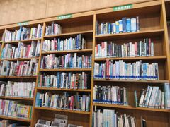 外国語資料コーナーの様子