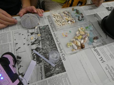 ウニランプづくりの様子