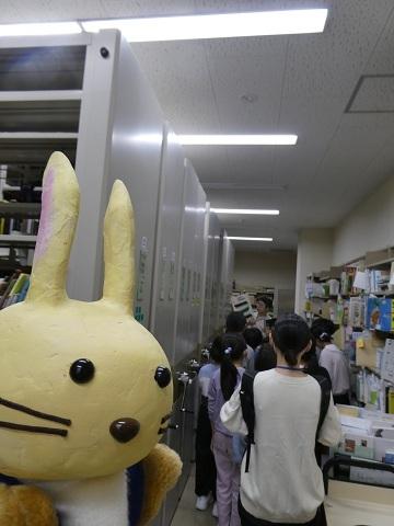 書庫内の見学