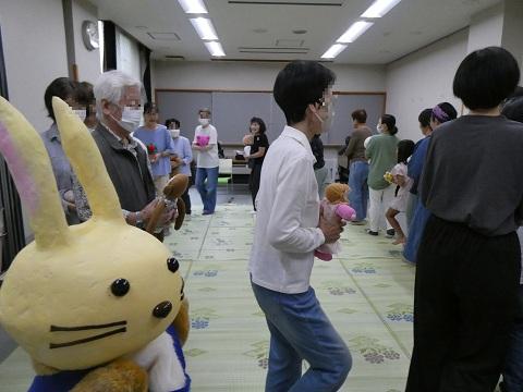 からだを動かして遊ぶわらべうた