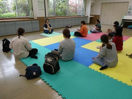 下永谷地域ケアプラザでのおはなし会の様子