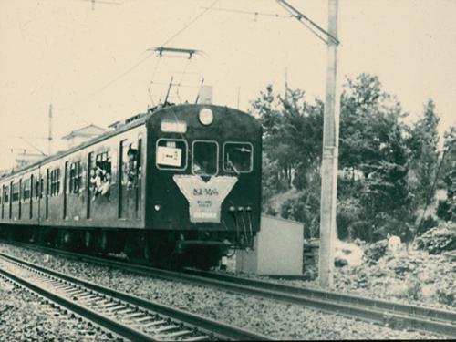 横浜線を引退する73系車両さよなら運転の画像