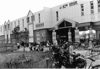 仲町台駅前自転車置き場の画像