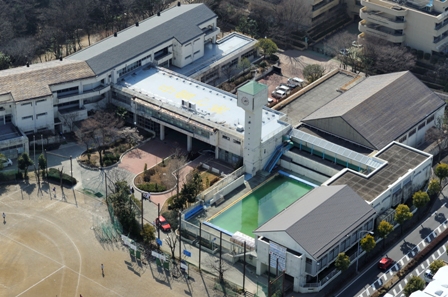 茅ケ崎中学校３０周年航空写真（校舎アップ）の画像