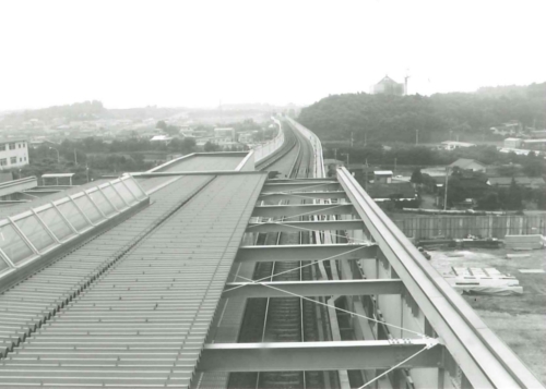 センター南からセンター北を眺む・歴博の画像