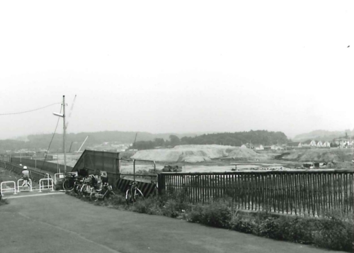開成歩道橋からセンター南駅方面を眺むの画像