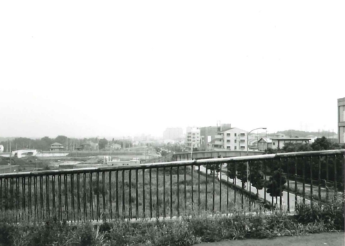 開成歩道橋から東方面を眺むの画像