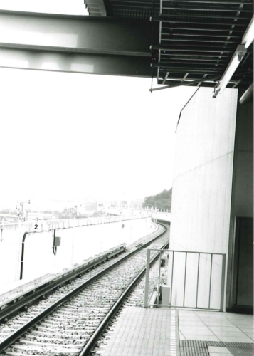 センター南駅からセンター北駅を眺むの画像