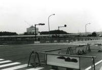 センター北駅西側交差点から歴博の画像