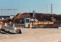 都筑橋付近から都筑ふれあいの丘駅入口交差点方面(工事中）の画像